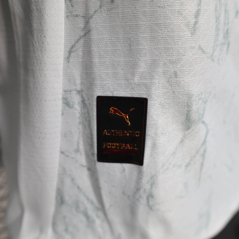 Camisa II Manchester City | 2025 Modelo Jogador Puma - Branca Vermelha e Preta