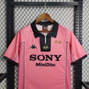Camisa III Juventus | 97/98 Torcedor Kappa - Rosa e Preta