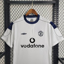 Camisa III Manchester United Retrô | 99/00 Umbro - Branca e Azul