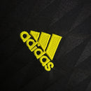 Camisa III Liverpool Retrô | 10/11 Adidas - Preta e Amarela