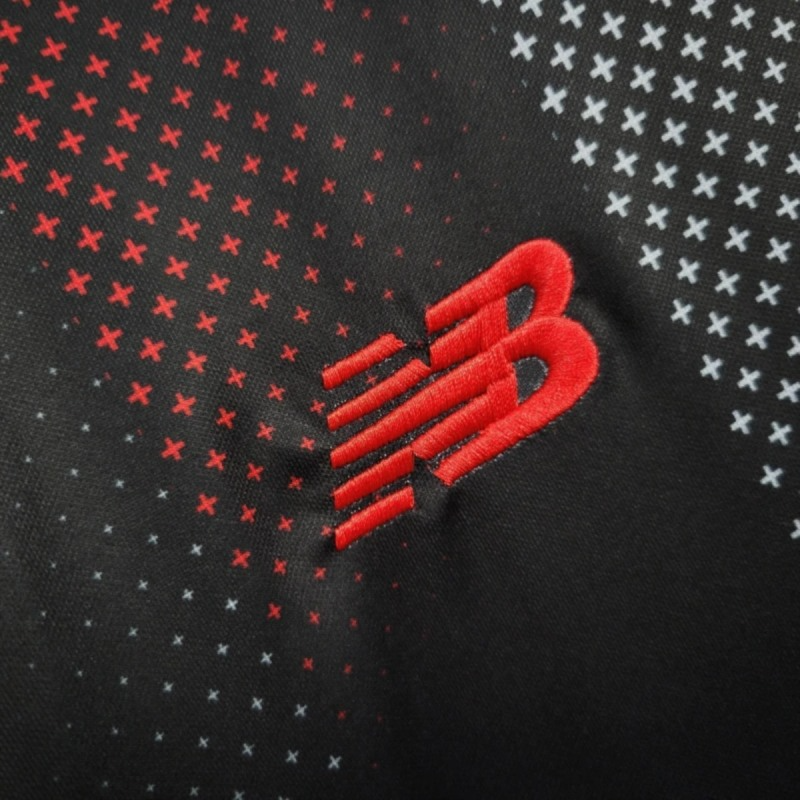 Camisa I Bayer Leverkusen | 25/26 Torcedor New Balance - Preta e Vermelha