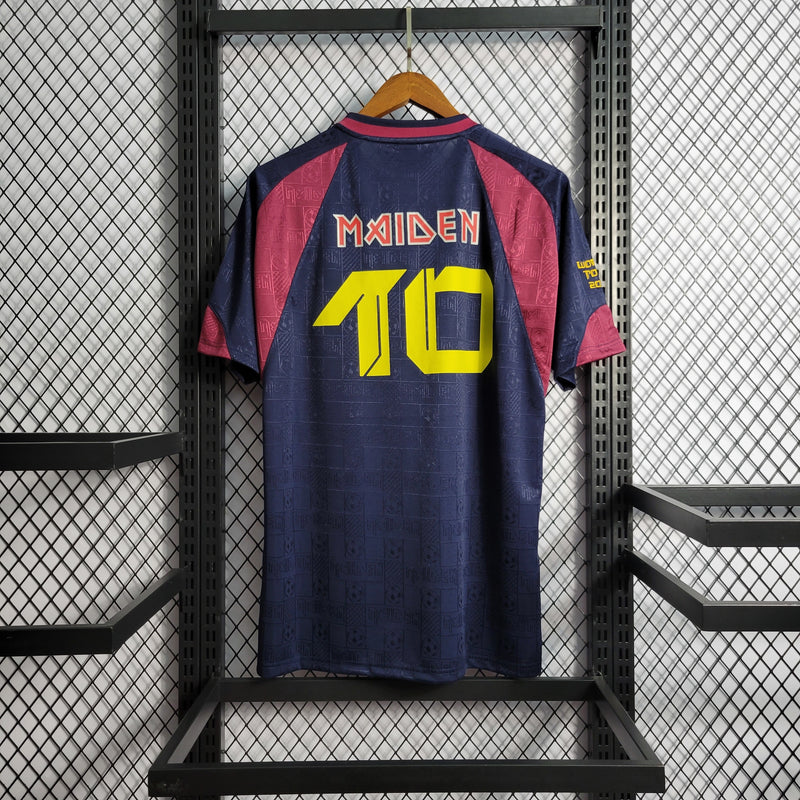 Camisa Iron Maiden x West Ham Retrô | 2010 - Azul e Vermelha