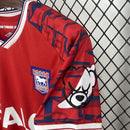 Camisa II Ipswich Town | 25/26 Torcedor Umbro - Vermelha e Azul