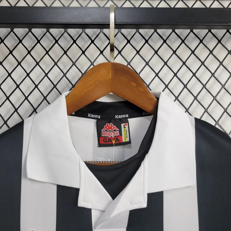 Camisa I Juventus Retrô | 98/99 Kappa - Branca e Preta