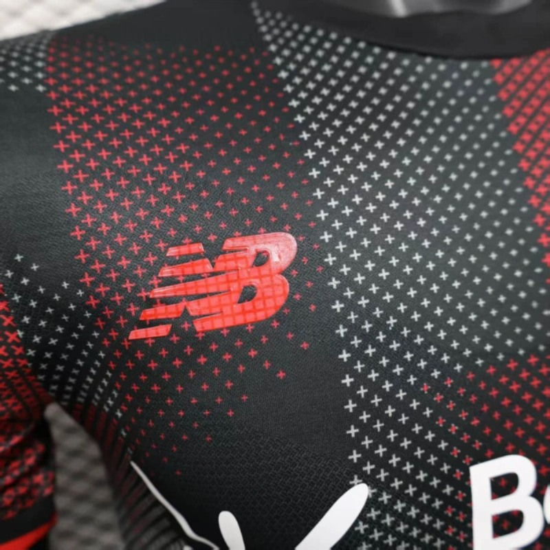 Camisa I Bayer Leverkusen | 25/26 Modelo Jogador New Balance - Preta e Vermelha