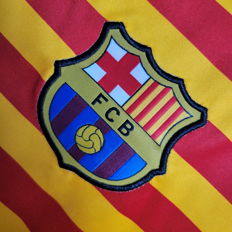 Camisa IV Barcelona | 23/24 Torcedor Nike - Amarela e Vermelha - Manga Longa
