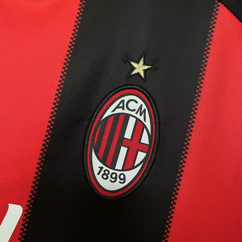 Camisa I Milan Retrô | 10/11 Torcedor Adidas - Vermelha e Preta - Manga Longa